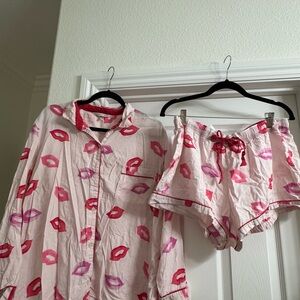 Victoria's Secret Pink Lip Print Pajama Set